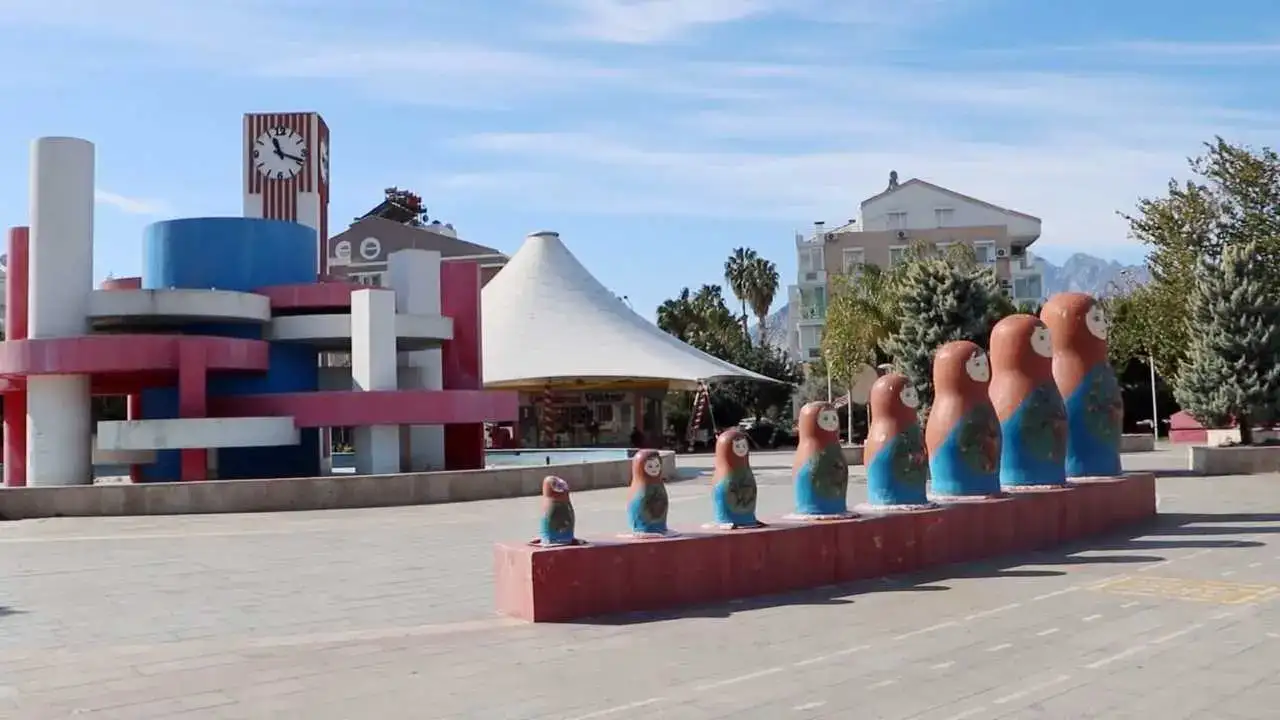 Konyaaltı’nda Matruşka Heykelleri Söküldü 3